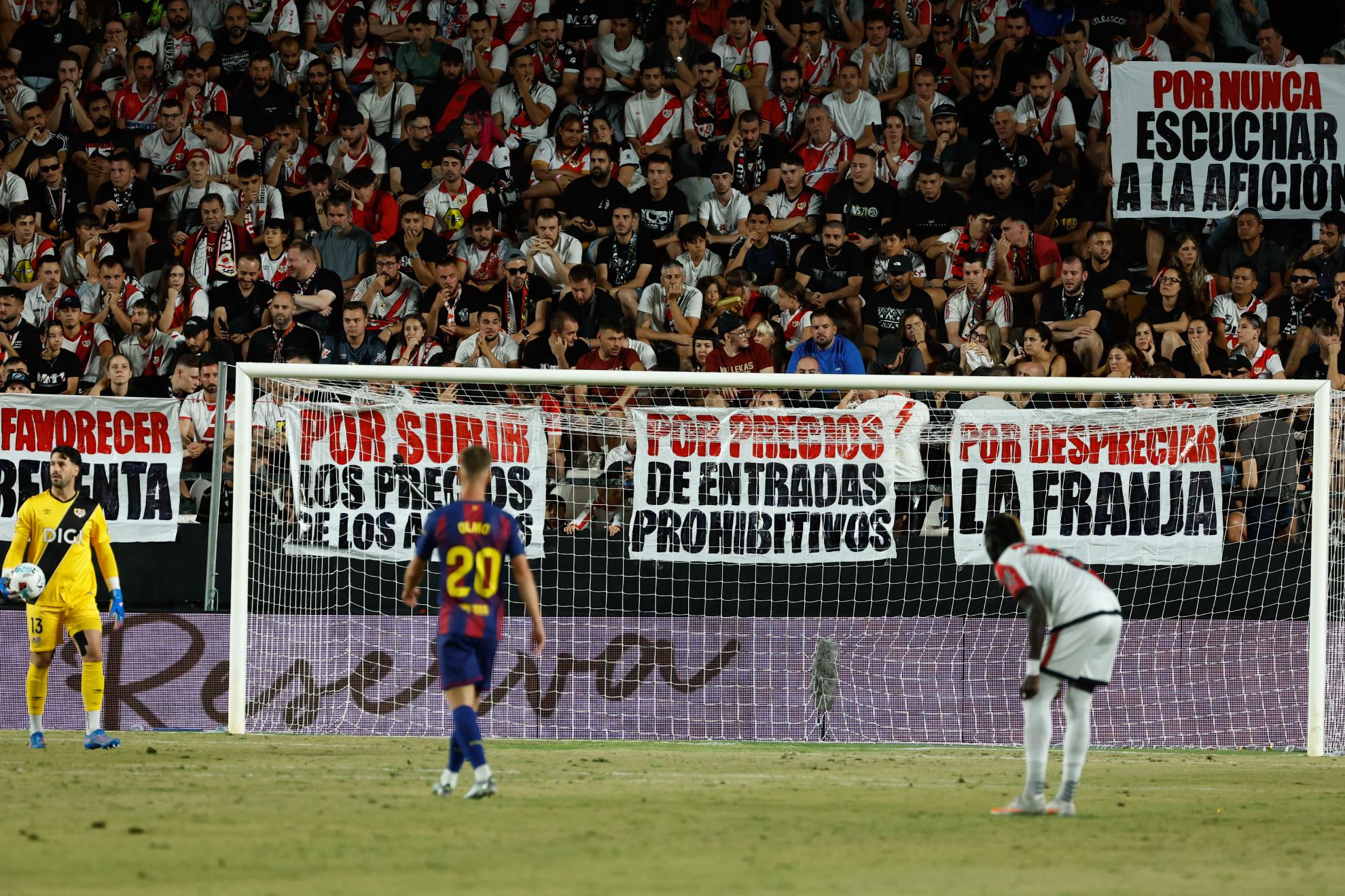 因此, 场对阵塞尔